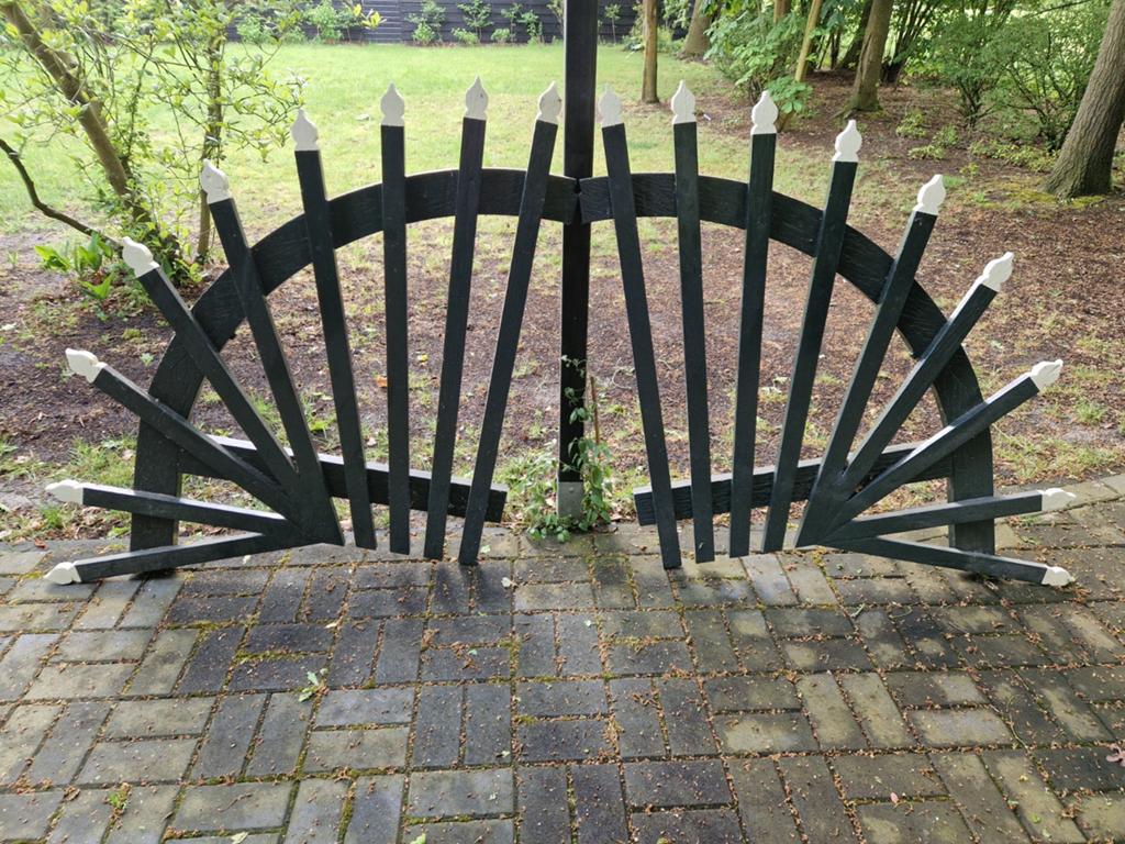 Twee hardhouten zijkanten hekwerk, Ophalen, Zo goed als nieuw, Hout, Tuinhek