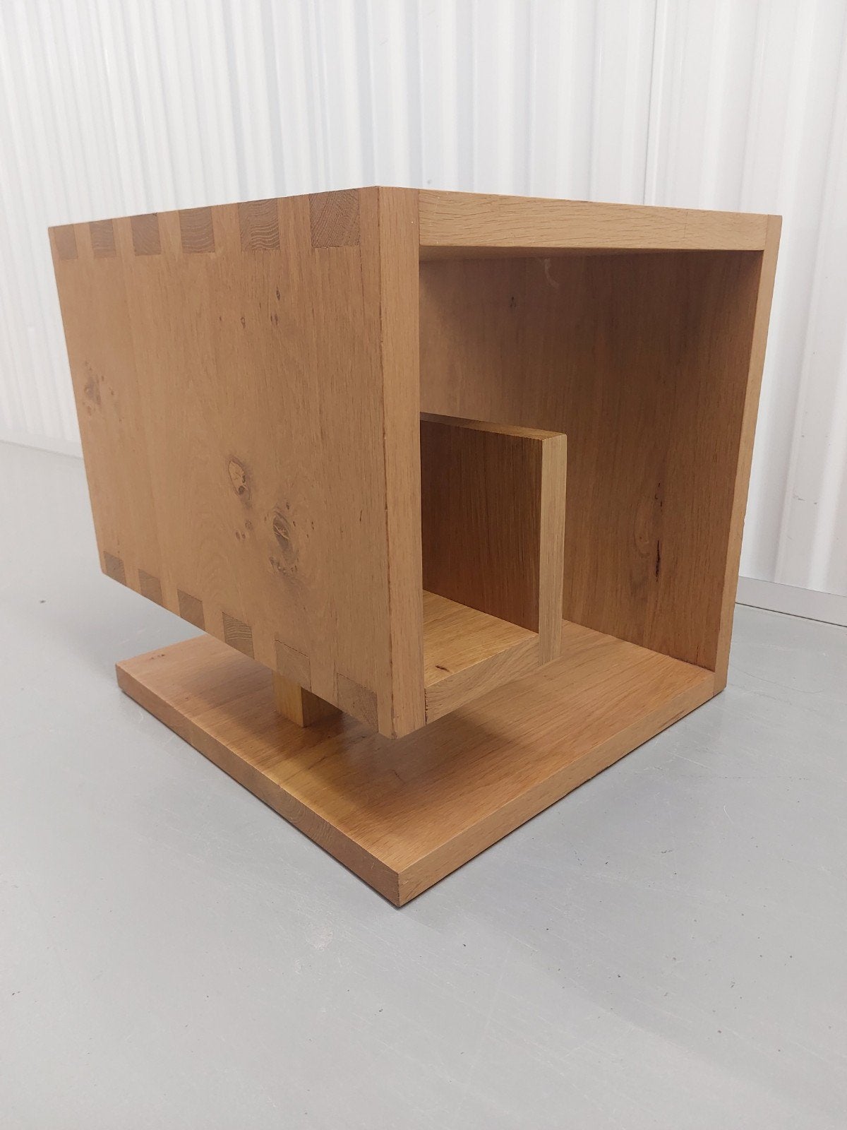 Els van der Scheer Bijzettafel met lectuurbak - Massief Hout, Minder dan 55 cm, Modern, Scandinavisch, Vierkant, Zo goed als nieuw