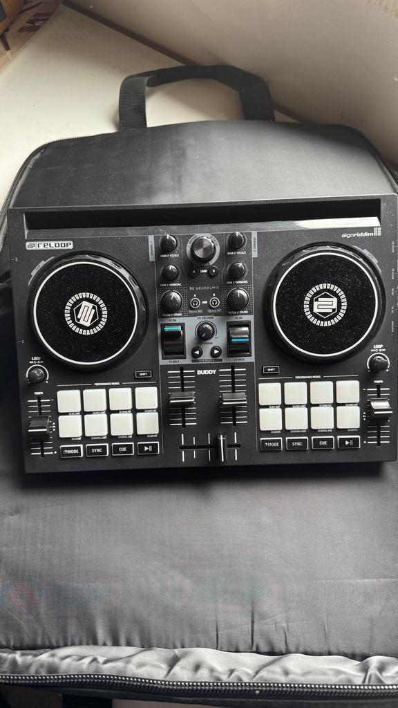 ReLoop Buddy DJ controller in tas, Ophalen, Zo goed als nieuw, Reloop