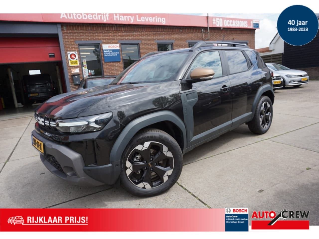 Dacia Duster 1.6 HYBRID 140pk Aut Extreme 360 Camera Navigat, Auto's, 94 pk, Gebruikt, Duster, Zwart