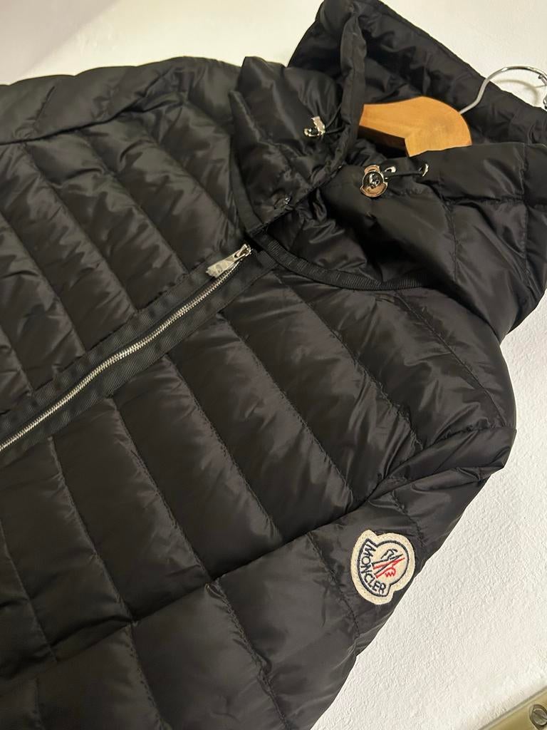 Moncler tussenjas dons maat 3 (L), Kleding | Dames, Jassen | Zomer, Zo goed als nieuw, Maat 42/44 (L), Zwart, Ophalen of Verzenden