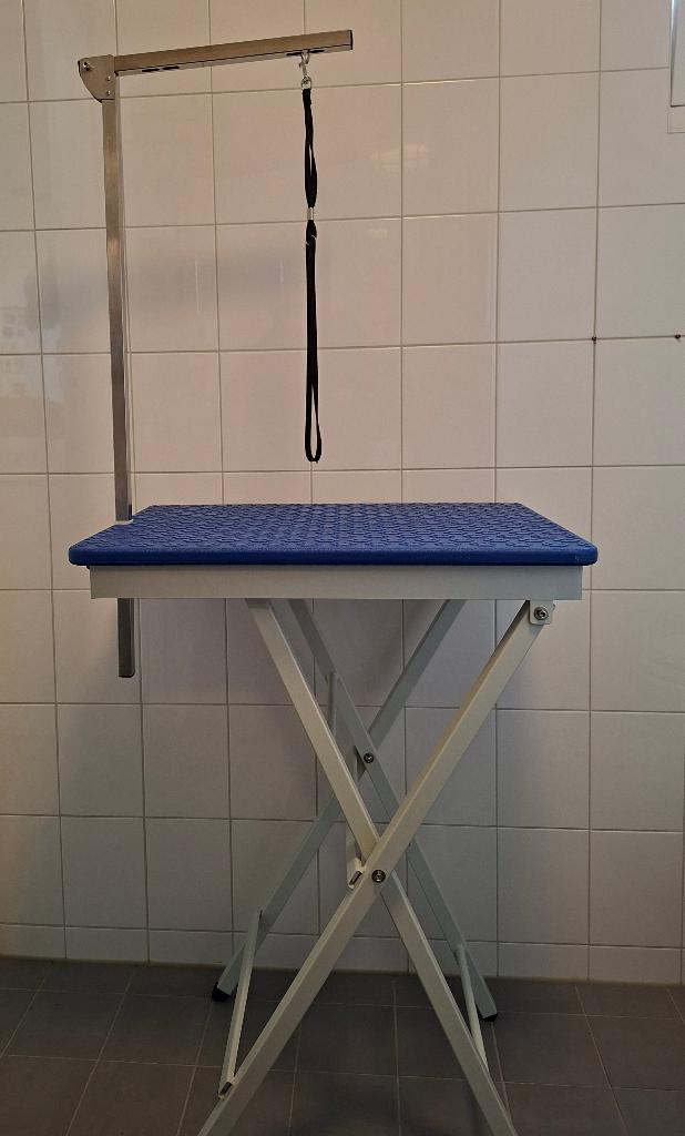 Trimtafel 60 x 45 in hoogte verstelbaar, Dieren en Toebehoren, Overige Dieren-accessoires, Zo goed als nieuw, Ophalen of Verzenden