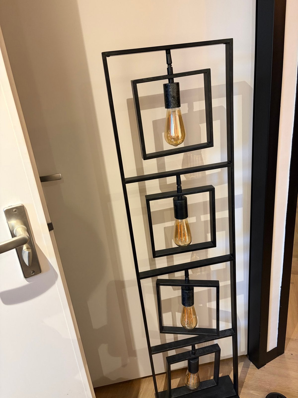 Moderne Zwarte Vloerlamp met Industriële Edison Lampen, Ophalen, E27 (groot), Zo goed als nieuw, Metaal