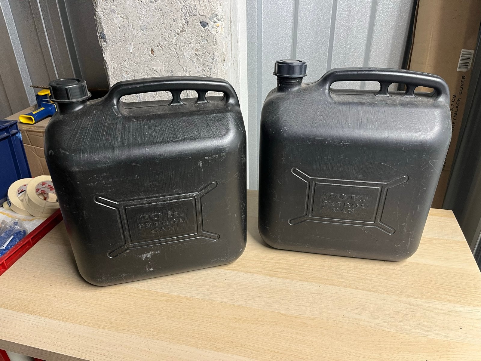 2x 20 liter jerrycans voor benzine, Auto diversen, Ophalen of Verzenden, Gebruikt