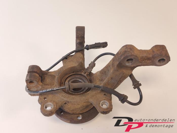 Fusee links-voor van een Renault Clio, Auto-onderdelen, Gebruikt, -, Renault, -