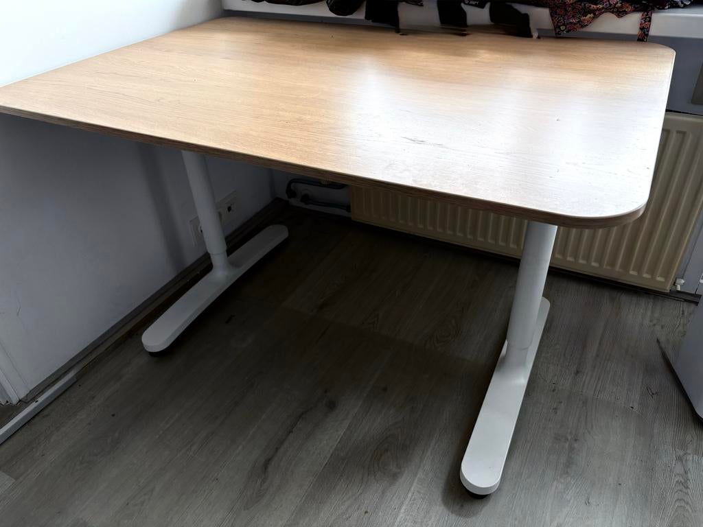 IKEA in hoogte verstelbaar bureau - 120x80 cm, Ophalen, Gebruikt, 120 cm, Spaanplaat of MDF