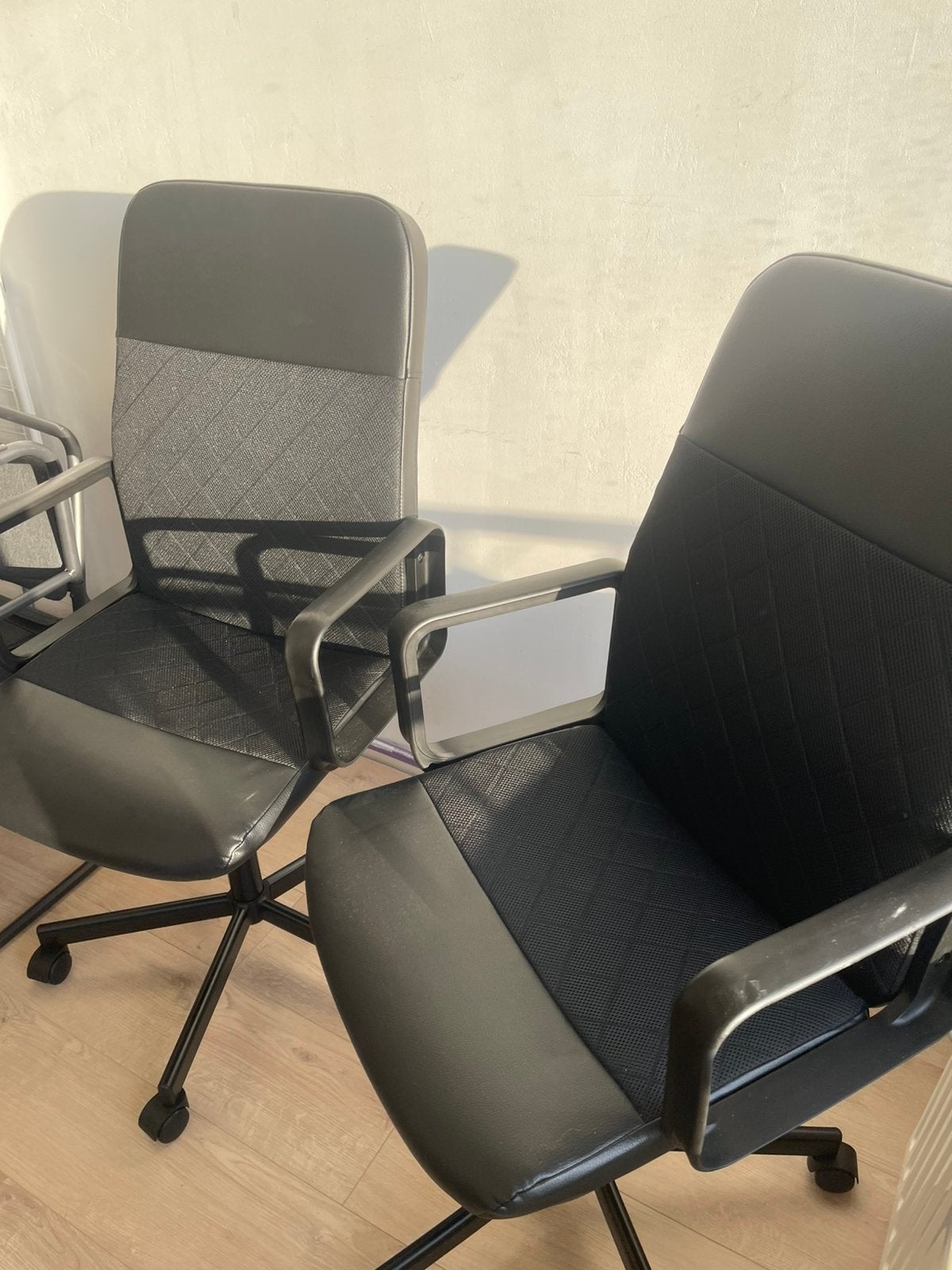 Bureau stoelen zwart ikea, Ophalen, Zo goed als nieuw, Zwart