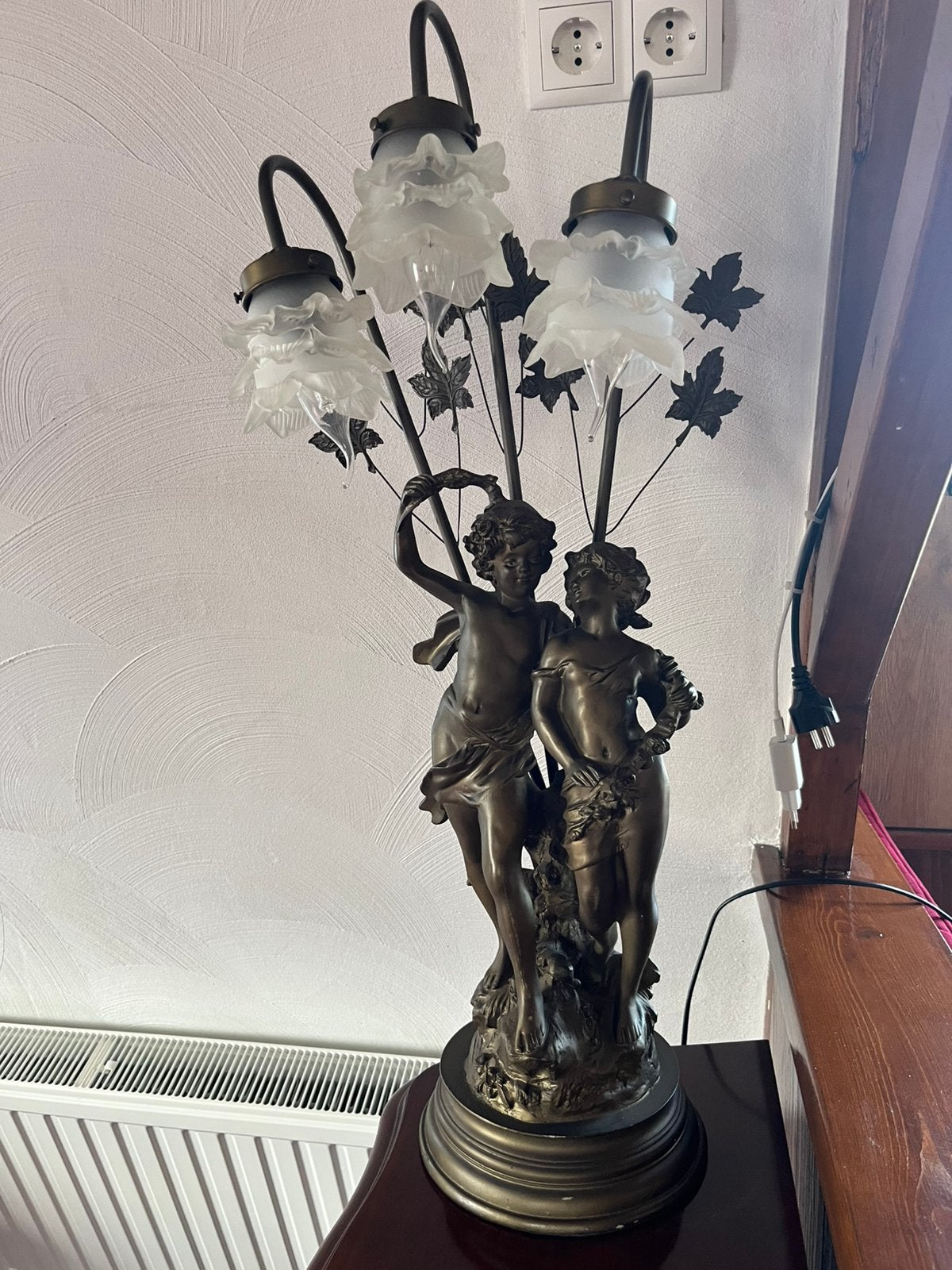 MOET WEG - Staande lamp met engelen en drie glazen kelken, Antiek en Kunst, Ophalen