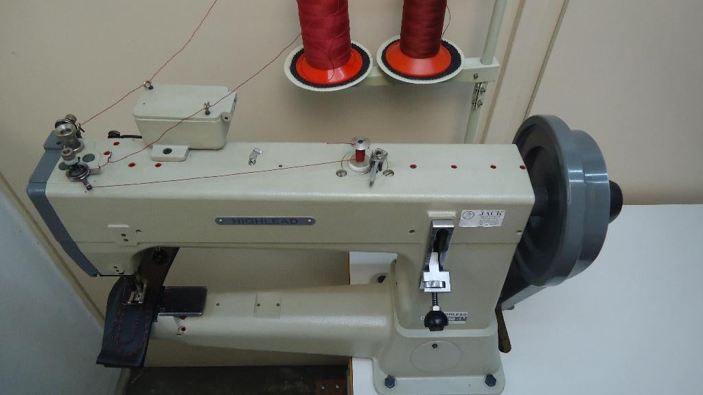 Industrie Naaimachine Highlead vrijearm zwaardraad 3 V.TRP, Overige merken, Gebruikt, Ophalen of Verzenden, Naaimachine