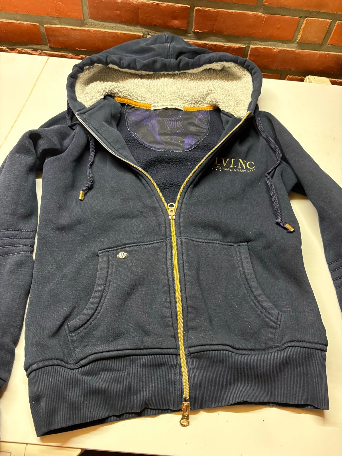 Donkerblauwe LVLNC hoodie met teddy voering, Ophalen of Verzenden, Gedragen, Maat 34 (XS) of kleiner, Blauw