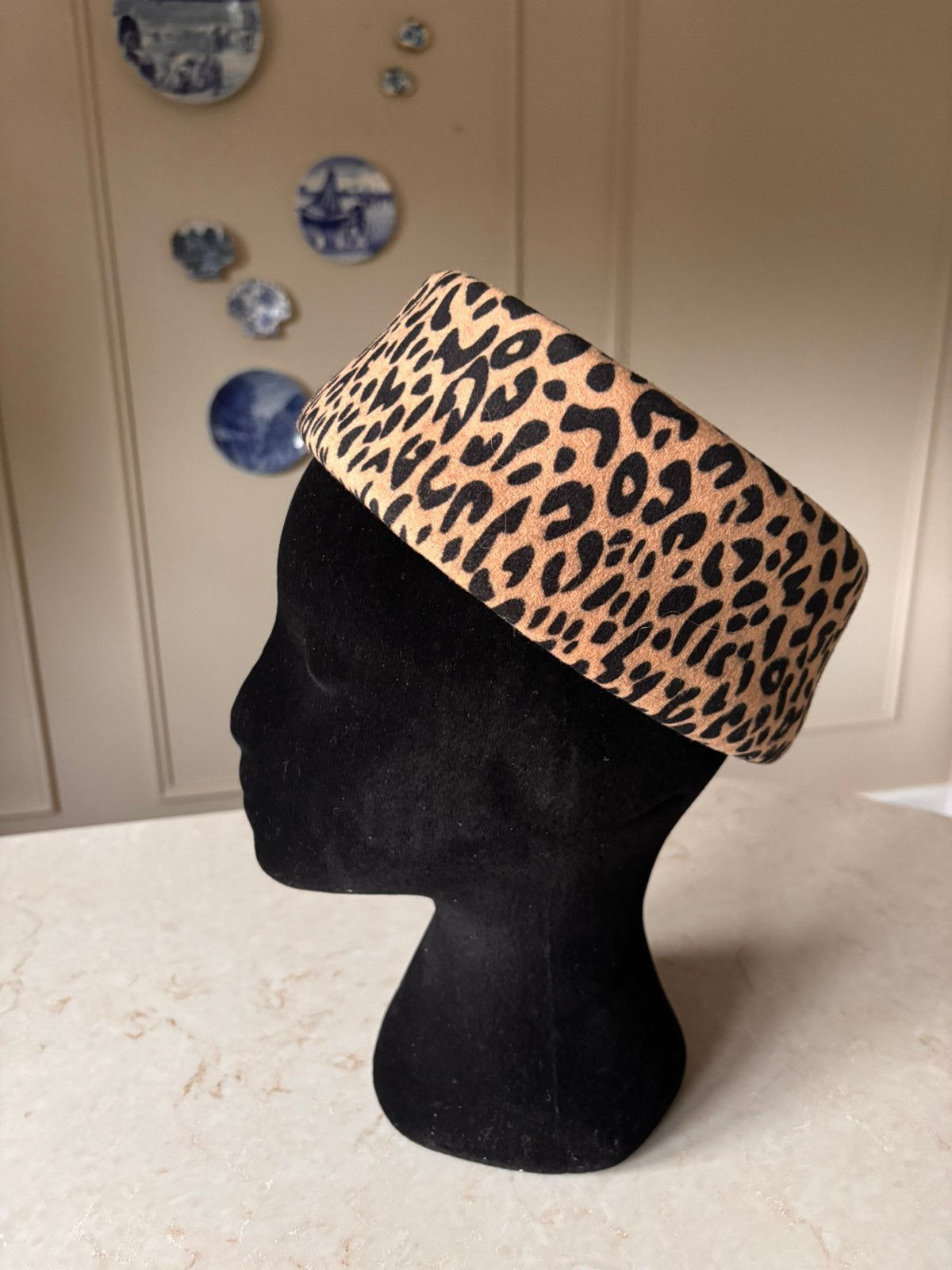 Nieuw anamal dames dopje, camel zwart, dameshoed, pillbox,, Ophalen of Verzenden, Nieuw, One size fits all, Hoed