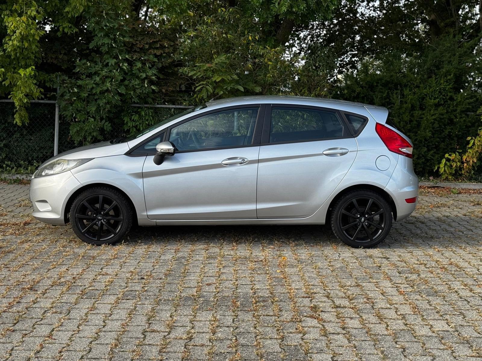 Foto 2 van Ford Fiesta 1.25 Trend 5-deurs - CarPlay/Airco