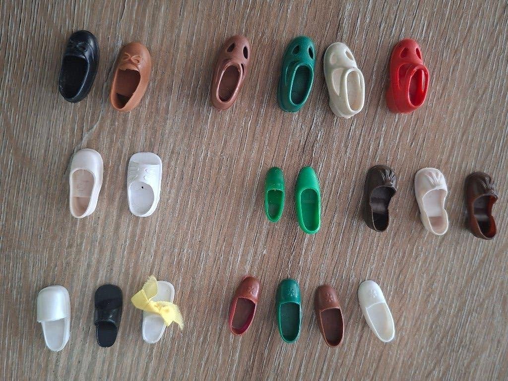 barbie vintage schoenen 20 halve paren Fleur en Sindy, Ophalen of Verzenden, Gebruikt, Accessoires