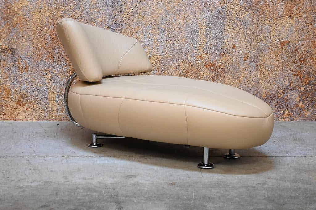 Als NIEUW leren Leolux Kikko design chaise longue, Huis en Inrichting, Banken | Sofa's en Chaises Longues, Leolux, 150 tot 200 cm