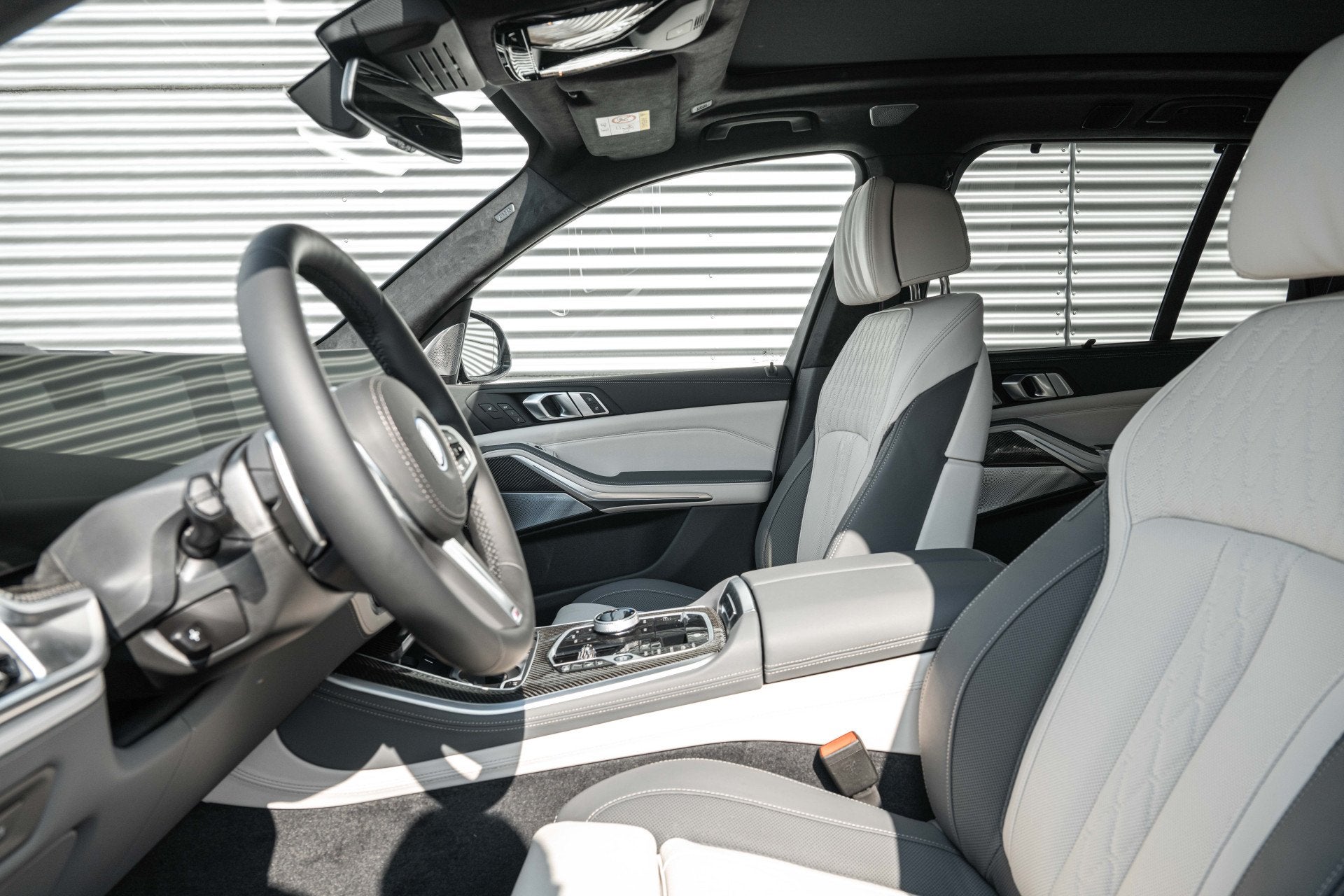 BMW X5 xDrive50e M Sport Automaat / Trekhaak / Panoramadak S, Auto's, Automaat, Dealer onderhouden, X5, 2395 kg