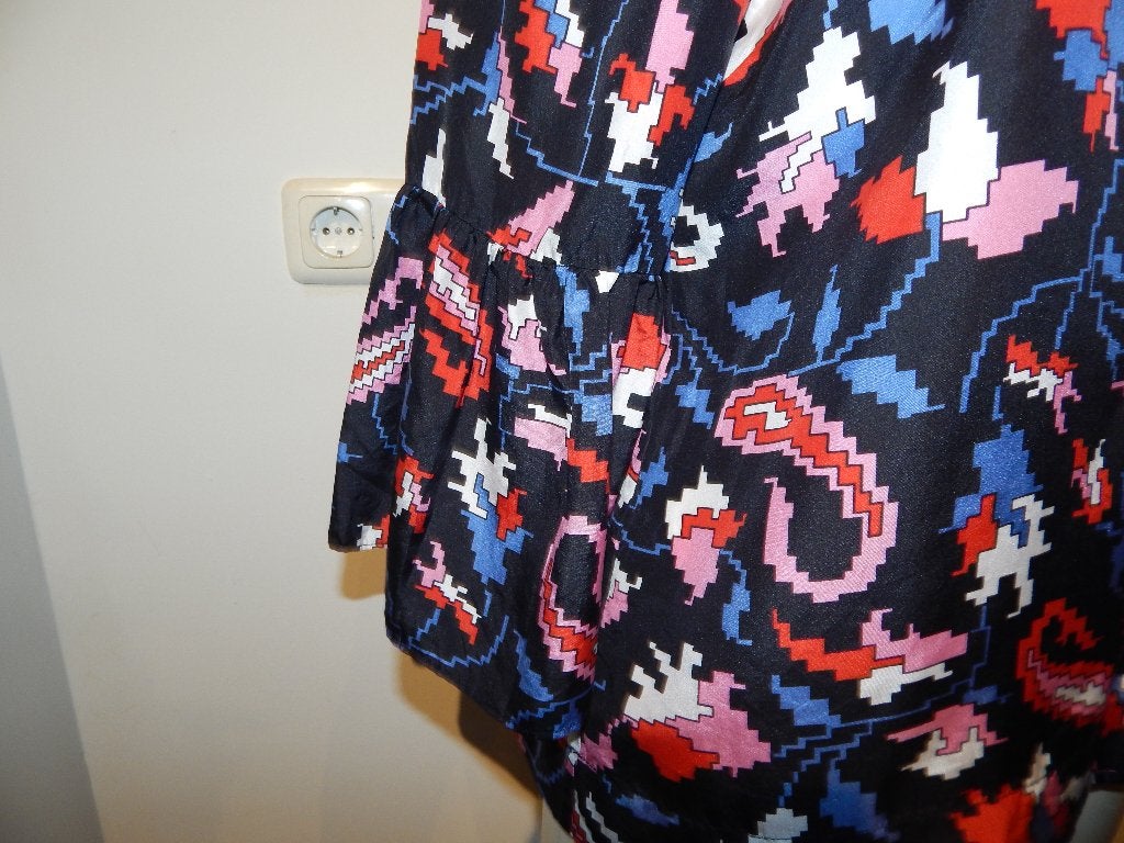 Essentiel Antwerp zijde top grafische kleuren print 40, Maat 38/40 (M), Zo goed als nieuw, Essentiel Antwerp, Lange mouw