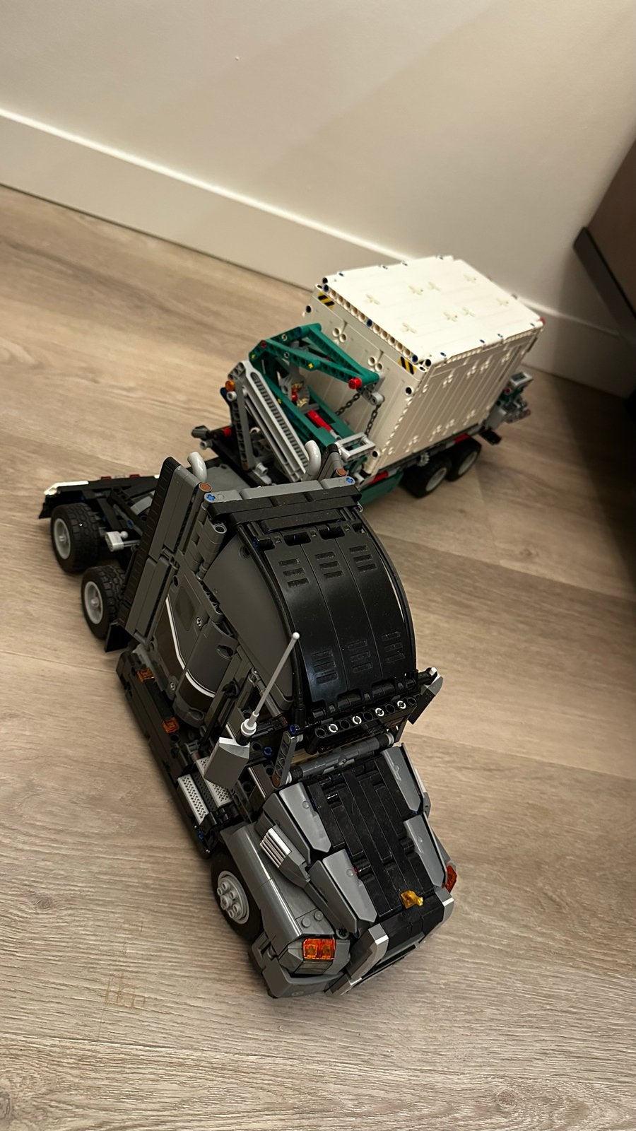 Lego Technic Mack Anthem 42078 - Z.G.A.N. met doos, Compleet, Lego, Ophalen of Verzenden, Zo goed als nieuw