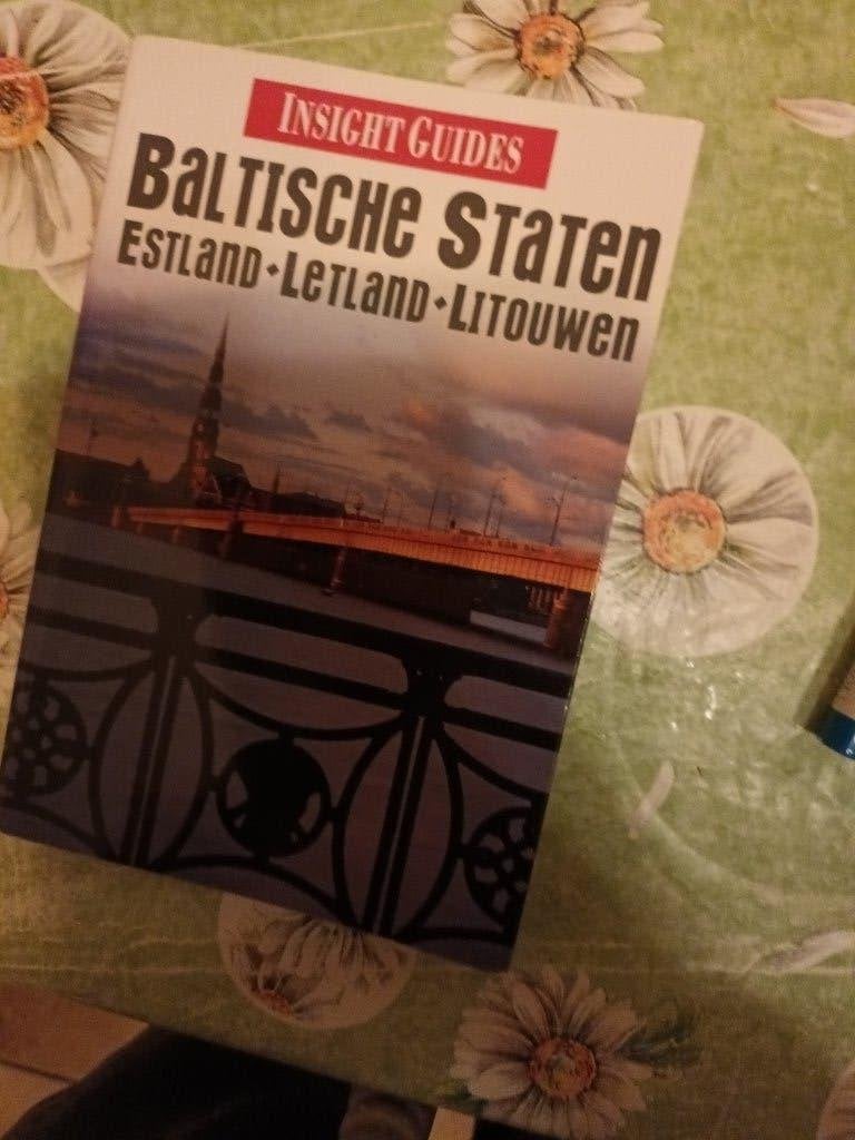 Baltische staten insight guide reisgids Estland Letland Riga, Europa, Ophalen of Verzenden, Insight Guides, Reisgids of -boek