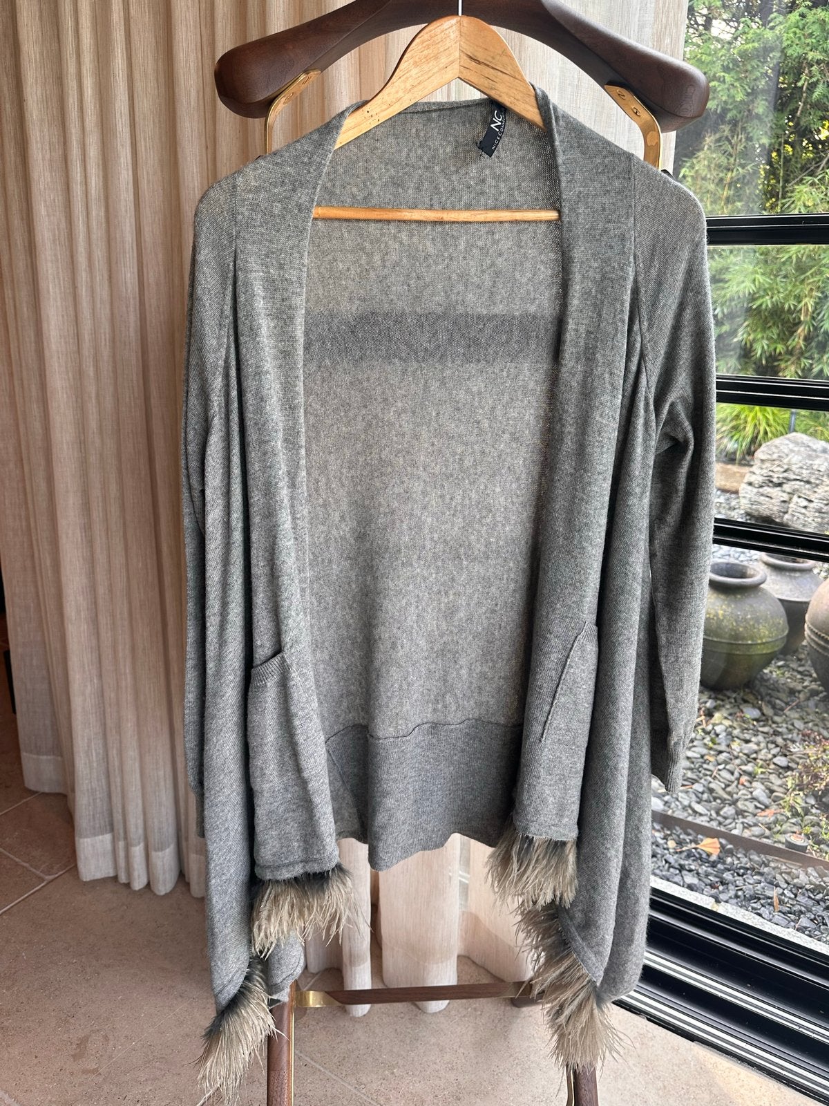 Nice Connection Grijze Vest met Kasjmier en Veren Maat 38, Kleding | Dames, Verzenden, Gedragen, Maat 38/40 (M), Grijs