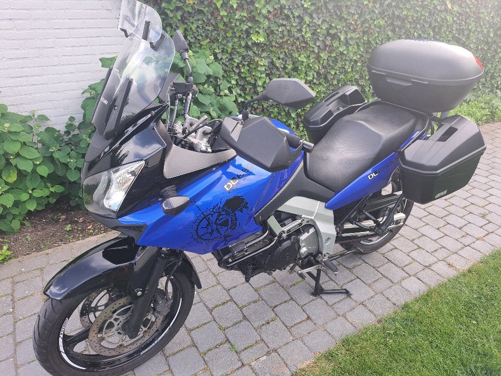 Suzuki DL 650 DL650 V-strom met 3-delige kofferset, 2 cilinders, Gebruikt, Particulier, Toermotor