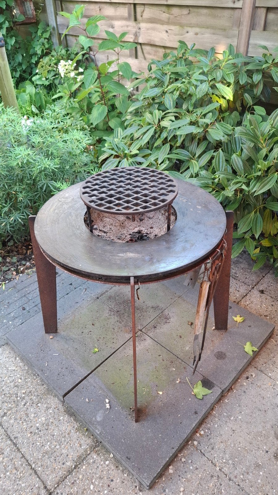 FORNO Cortenstaal Vuurtafel BBQ met Grillrooster (Ofyr), Ophalen, Gebruikt, Vuurkorf