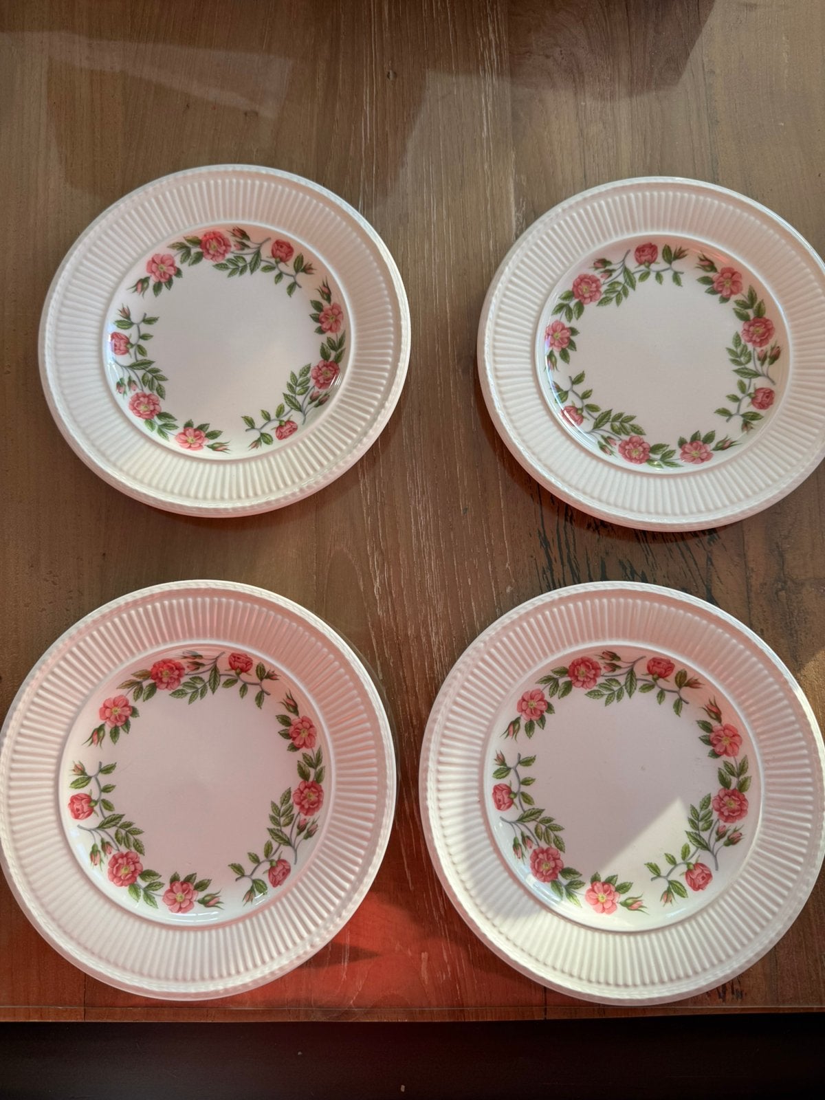 Wedgwood gebaksbordjes, Ophalen of Verzenden, Zo goed als nieuw, Porselein, Overige typen