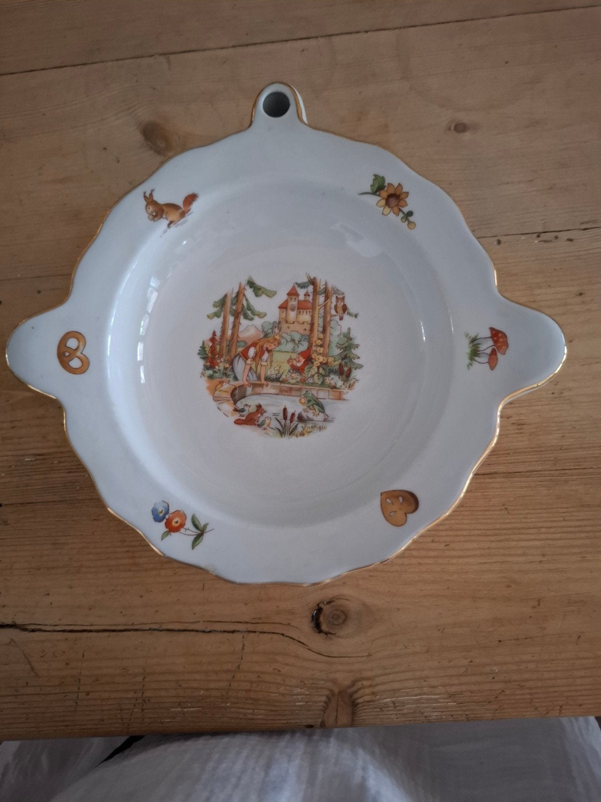 Vintage kinderbord warmhoudendmet sprookjesmotief, Ophalen of Verzenden