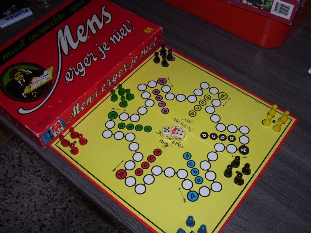 MENS ERGER JE NIET, Vijf spelers of meer, Ophalen of Verzenden, Zo goed als nieuw