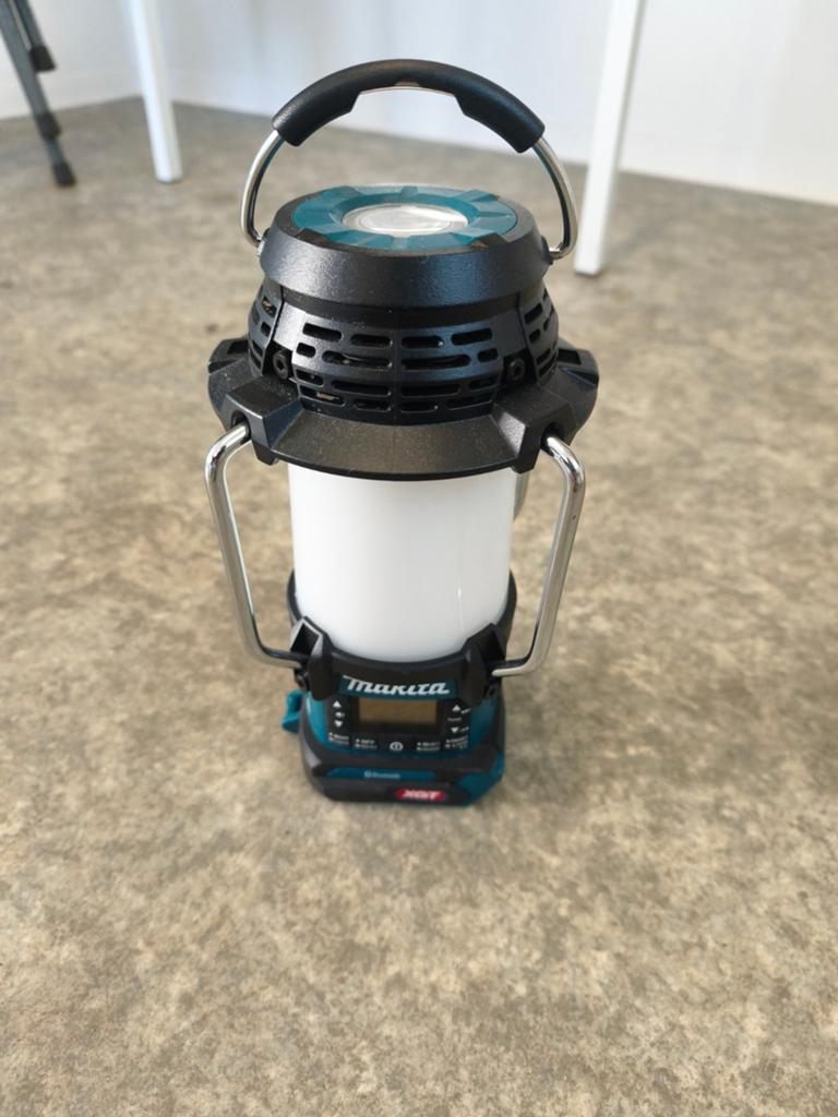 Makita Accu Bouwlamp DML807 met Bluetooth, Ophalen of Verzenden, Zo goed als nieuw