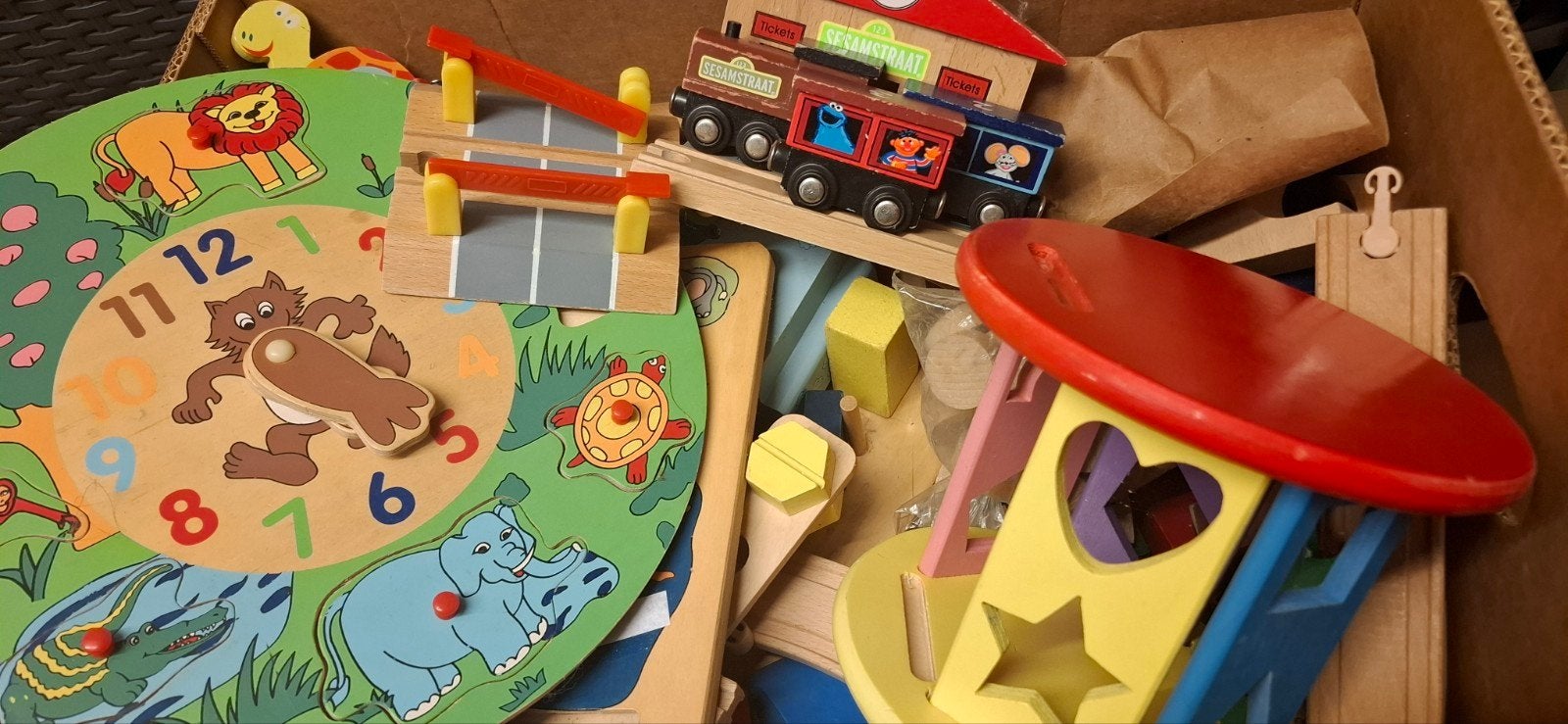 Grote doos vol divers houten speelgoed, Kinderen en Baby's, Speelgoed | Houten speelgoed, Ophalen of Verzenden