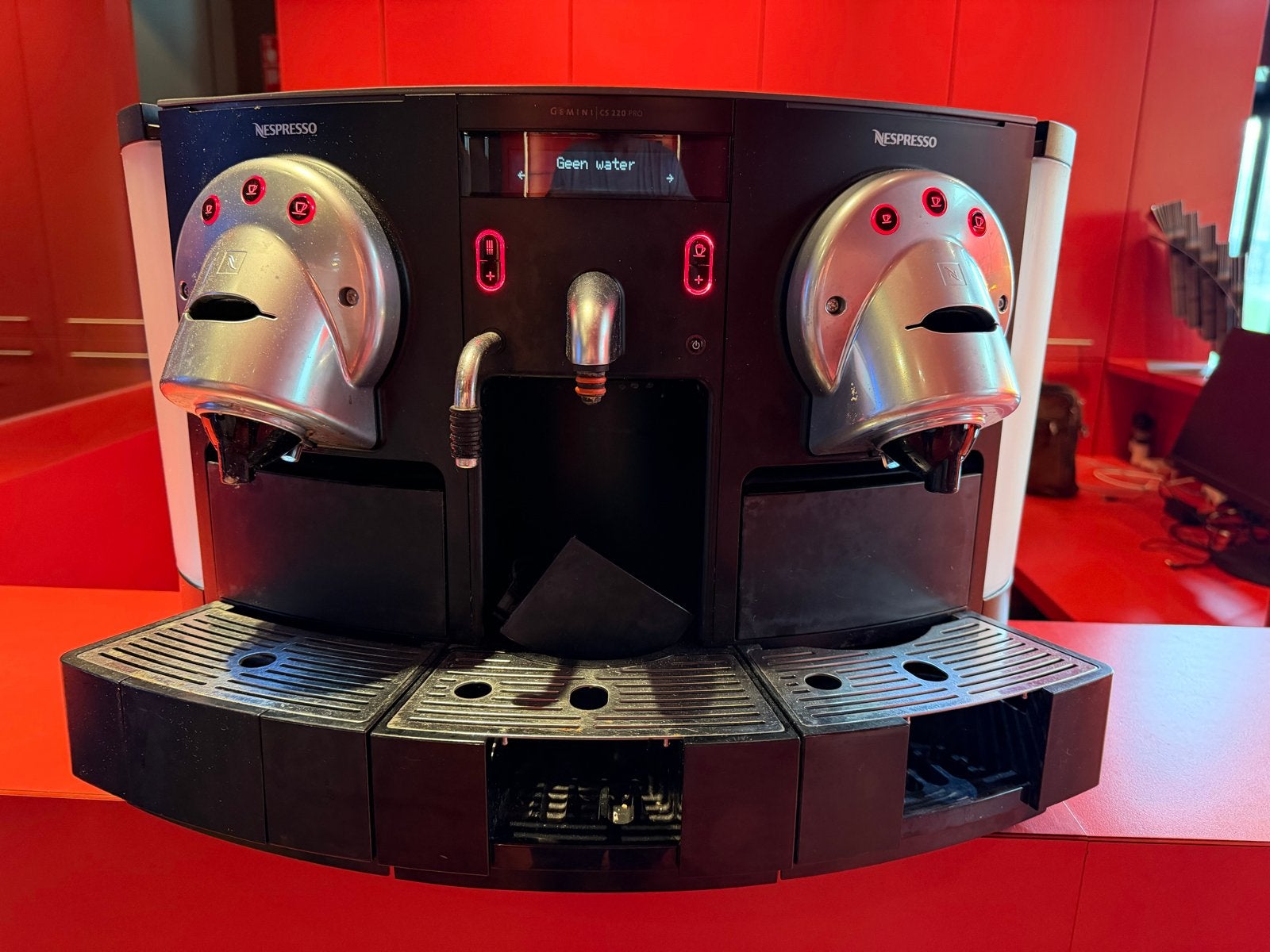 Nespresso Gemini CS 220 Pro Koffiemachine - Gebruikt, Witgoed en Apparatuur, Ophalen, Gebruikt, Espresso apparaat, 10 kopjes of meer