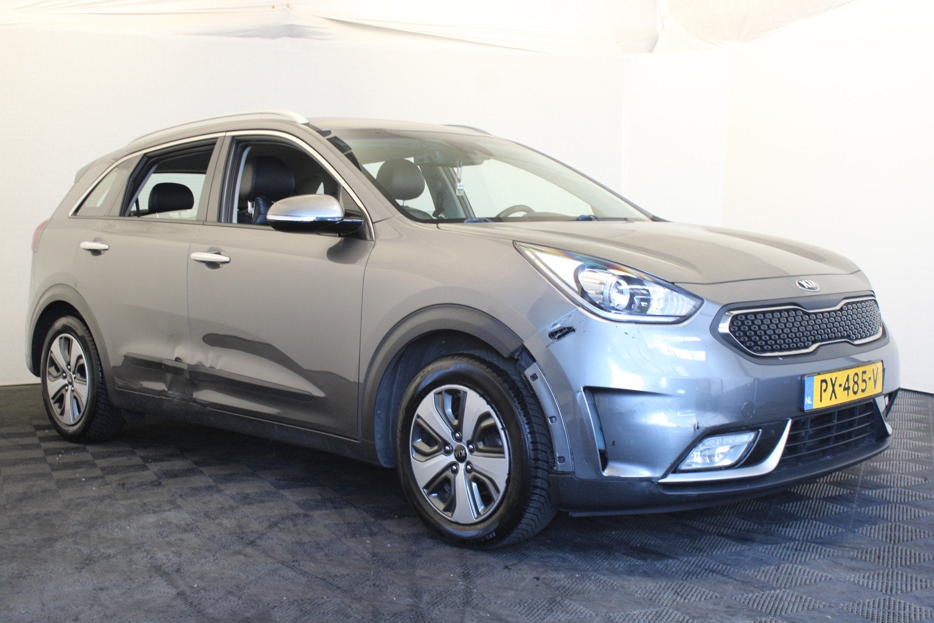 Kia Niro 1.6 GDi PHEV DynamicLine (bj 2017, automaat), Gebruikt, Leder en Stof, SUV of Terreinwagen, Zilver of Grijs