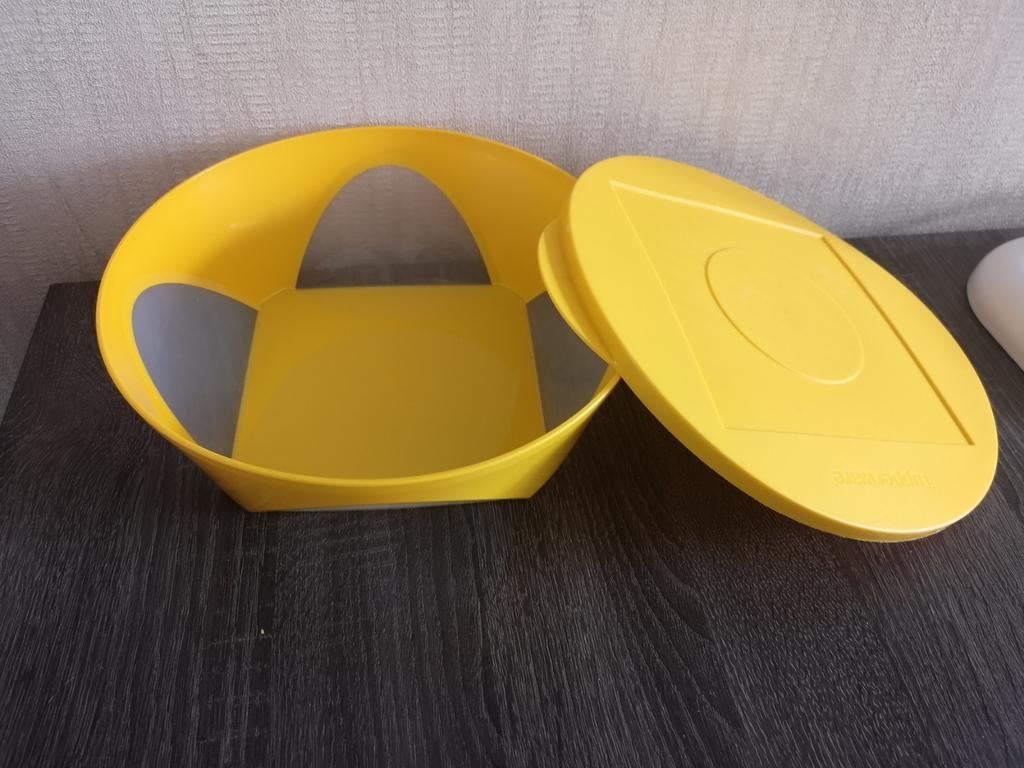 Tupperware Atlantis Schaal 2,5L, Huis en Inrichting, Keuken | Tupperware, Ophalen of Verzenden, Gebruikt, Geel, Schaal