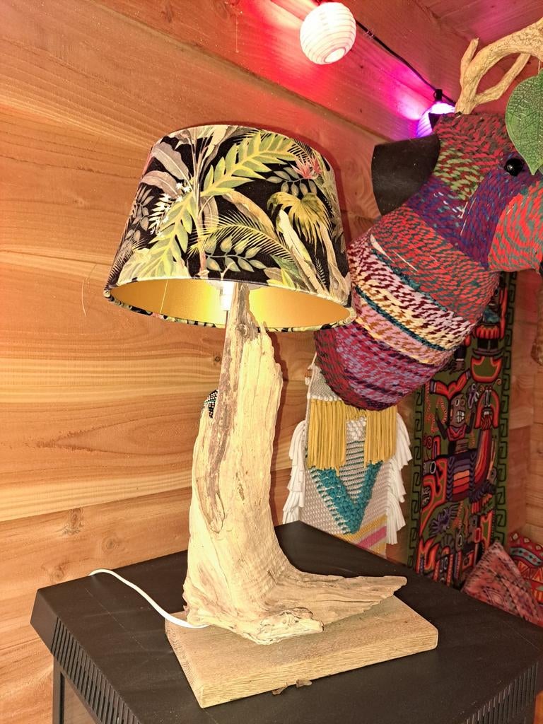 Unieke lamp, gemaakt van driftwood, Huis en Inrichting, Lampen | Tafellampen, Nieuw, Minder dan 50 cm, Ophalen of Verzenden