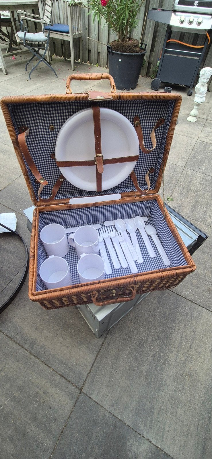 Gevulde picknickmand met servies en bestek, Ophalen of Verzenden, Gebruikt
