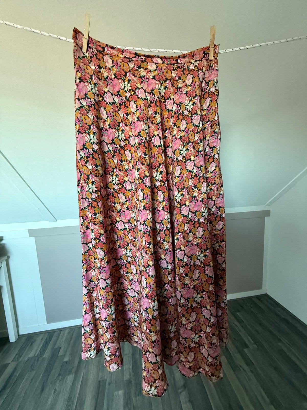 Max Mara Zijden Rok met Bloemenprint - Maat 38, Kleding | Dames, Maat 38/40 (M), Meerkleurig, Ophalen of Verzenden, Zo goed als nieuw