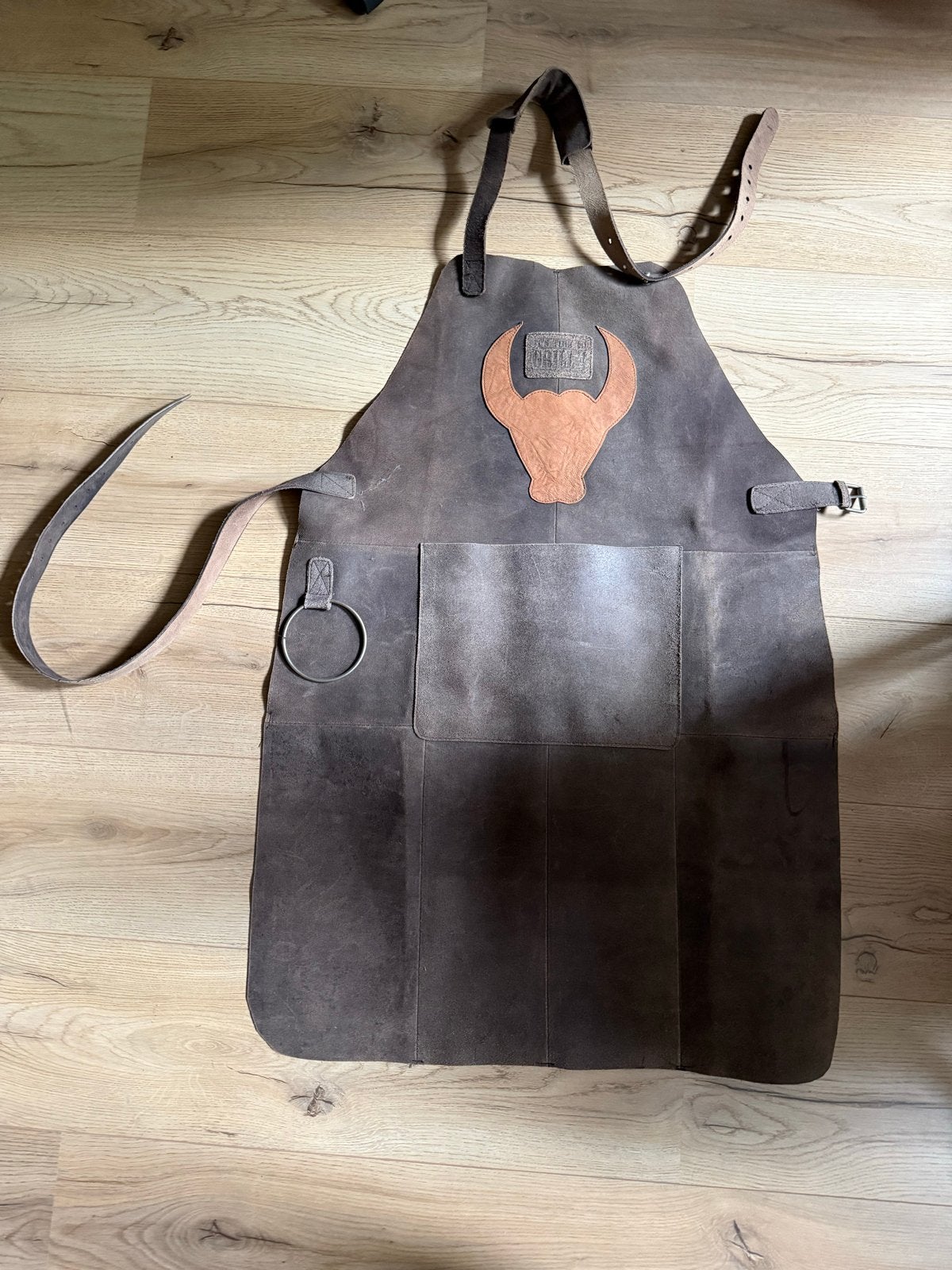 Mooi BBQ schort van leer, Tuin en Terras, Barbecue-accessoires, Ophalen, Zo goed als nieuw