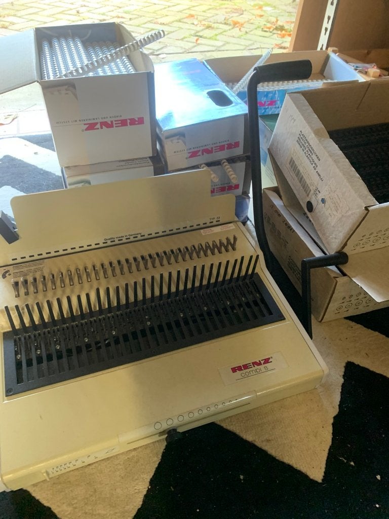 inbindmachine, Renz Combi S met ringbanden in wit en zwart, Diversen, Ophalen, Gebruikt