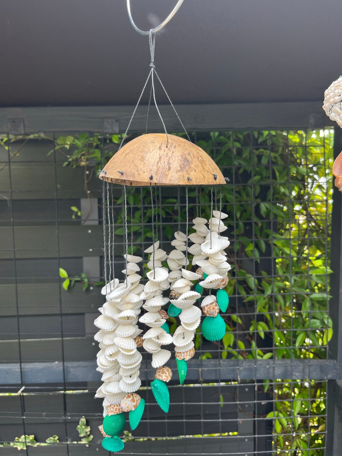 Schelpen windgong met kokosnoot, Gebruikt, Meerkleurig, Boho, Ophalen of Verzenden