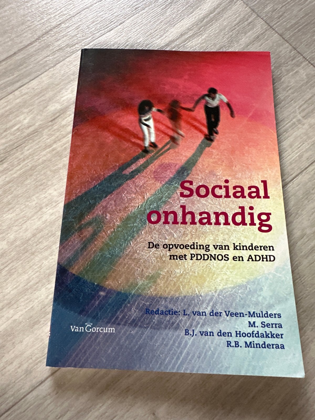 Sociaal onhandig: Opvoeding kinderen PDDNOS en ADHD, Ophalen of Verzenden, Zo goed als nieuw, Klinische psychologie