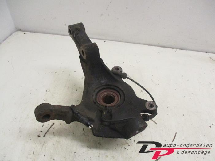 Fusee links-voor van een Renault Laguna