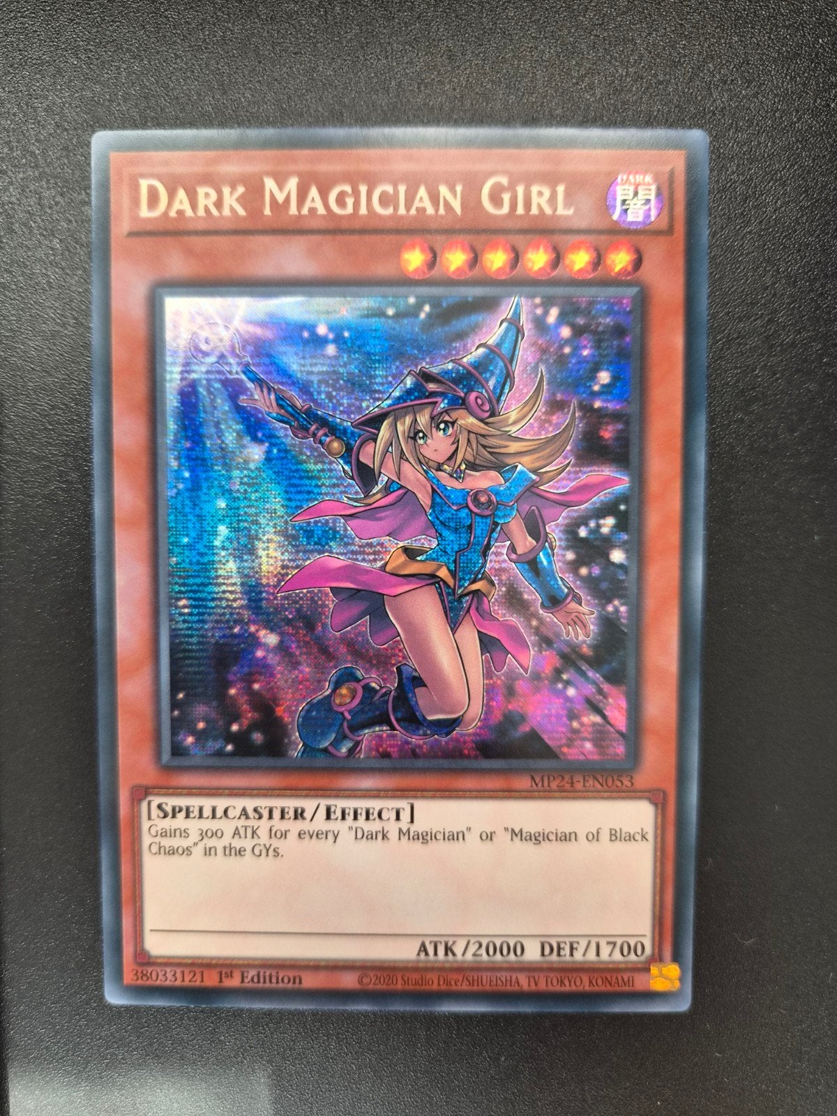Dark Magician girl Yu-Gi-Oh 1st edition, Hobby en Vrije tijd, Verzamelkaartspellen | Yu-gi-Oh!, Ophalen of Verzenden, Zo goed als nieuw