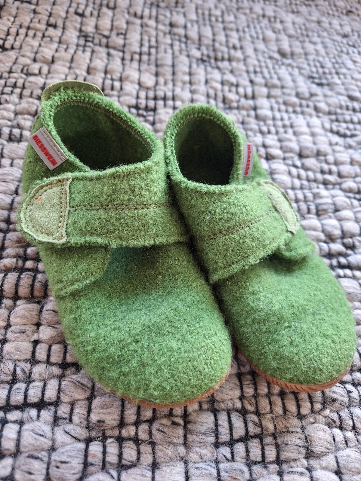 Giesswein kinderpantoffels maat 27 - Groen, Ophalen of Verzenden, Gebruikt, Giesswein, Jongen of Meisje