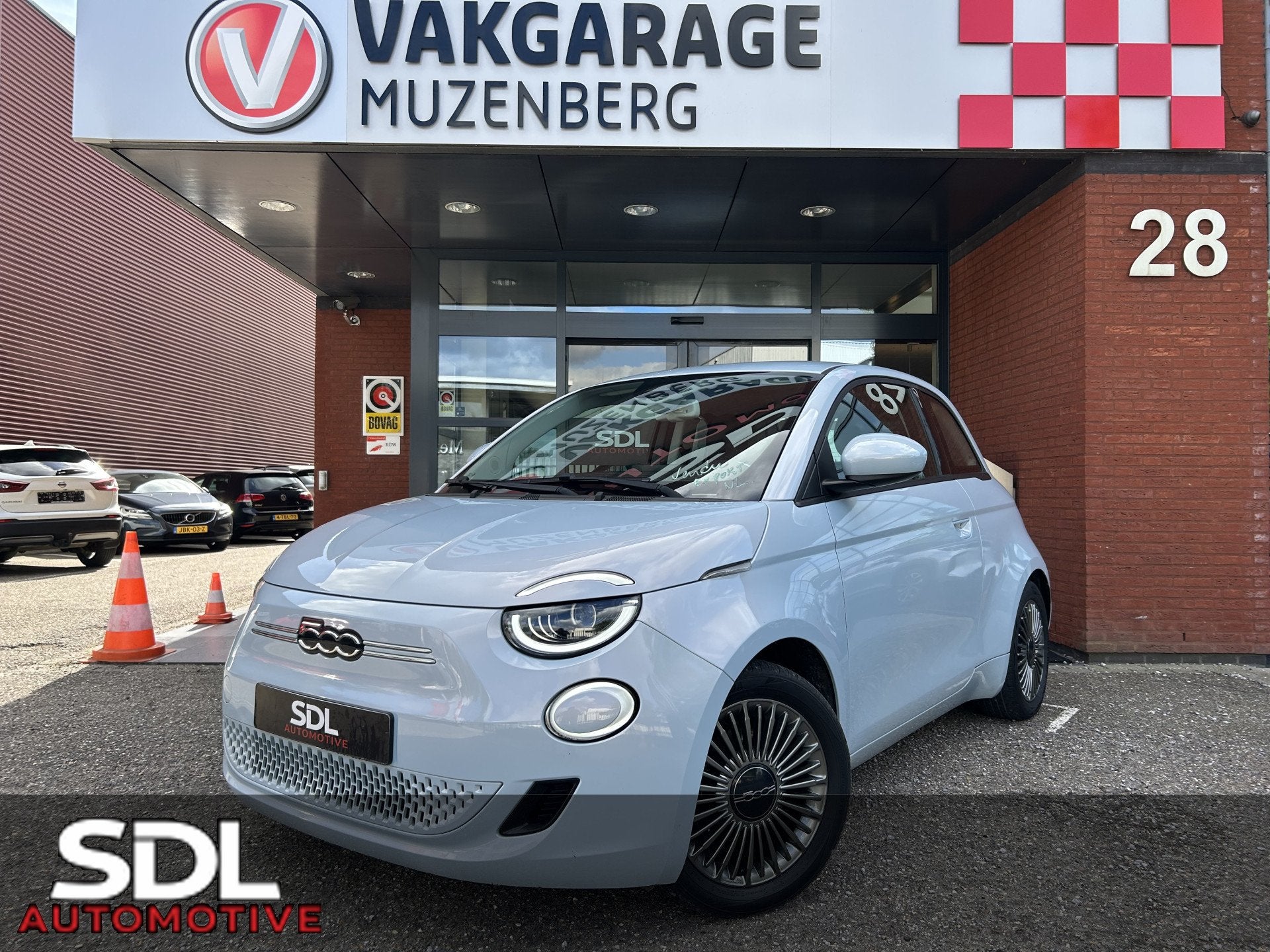 Fiat 500E 3+1 Icon 42 kWh // LED // NAVI + CARPLAY // PDC //, Auto's, Fiat, Gebruikt, Origineel Nederlands, Grijs, Parkeersensor
