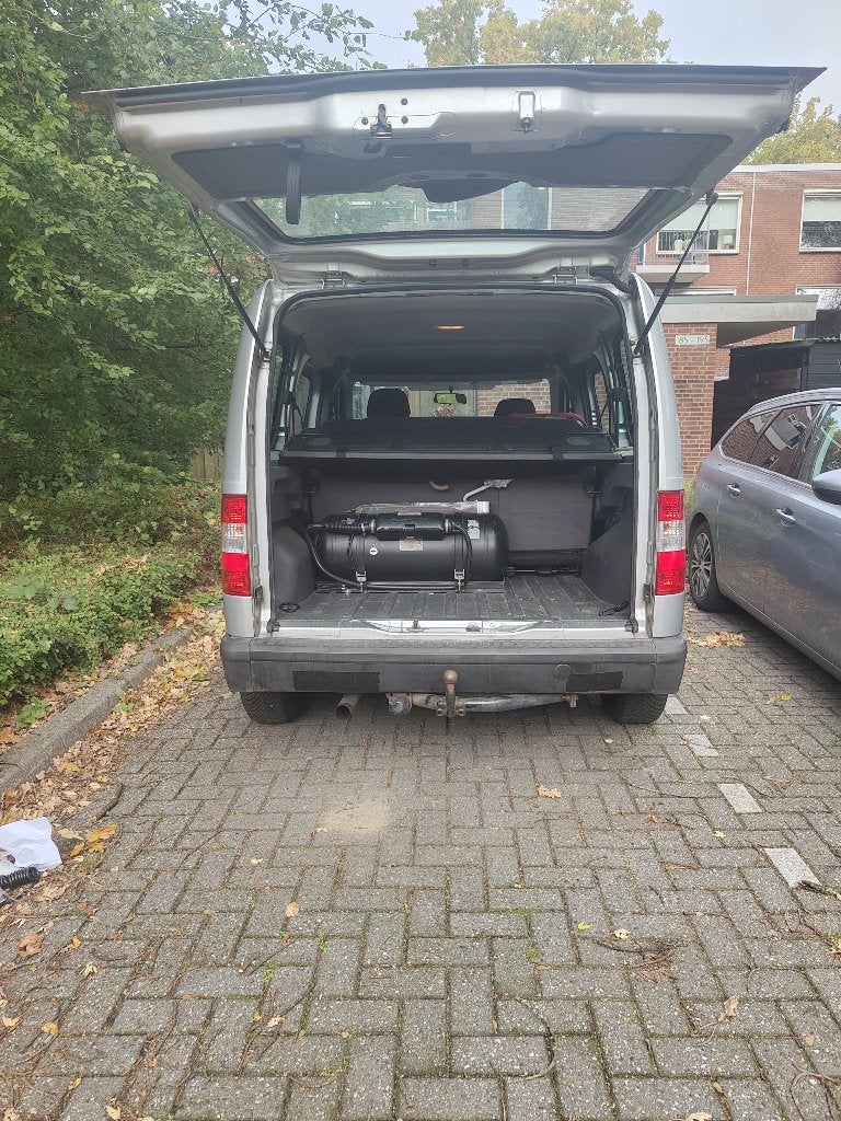 Ford Tourneo Connect 1.8 SWB 2004 LPG Grijs, Auto's, Voorwielaandrijving, 745 kg, Stof, 4 cilinders