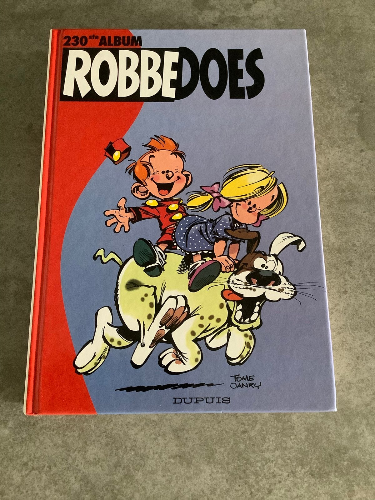Robbedoes, 230ste album. Hardcover., Eén stripboek, Ophalen of Verzenden, Gelezen