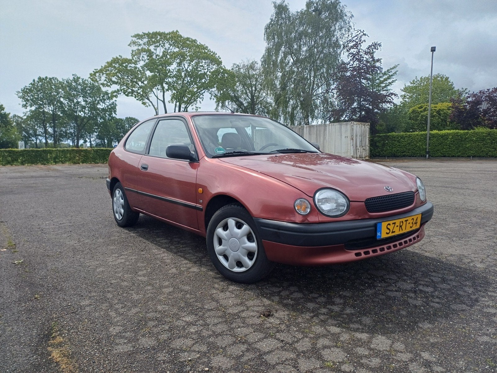 Toyota Corolla 1.6 HB Linea Terra 1998 Rood, Voorwielaandrijving, 450 kg, 4 cilinders, Corolla