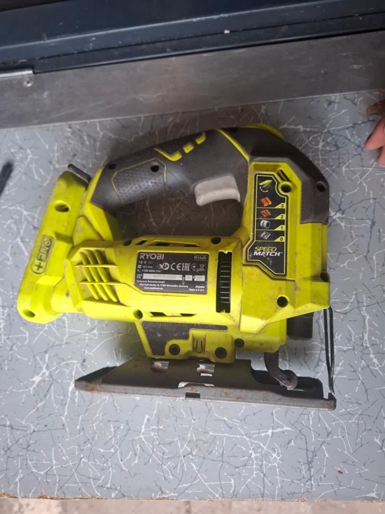 Ryobi decoupeerzaag - Gebruikt maar in prima staat!, Doe-het-zelf en Verbouw, Gereedschap | Zaagmachines, Ophalen of Verzenden