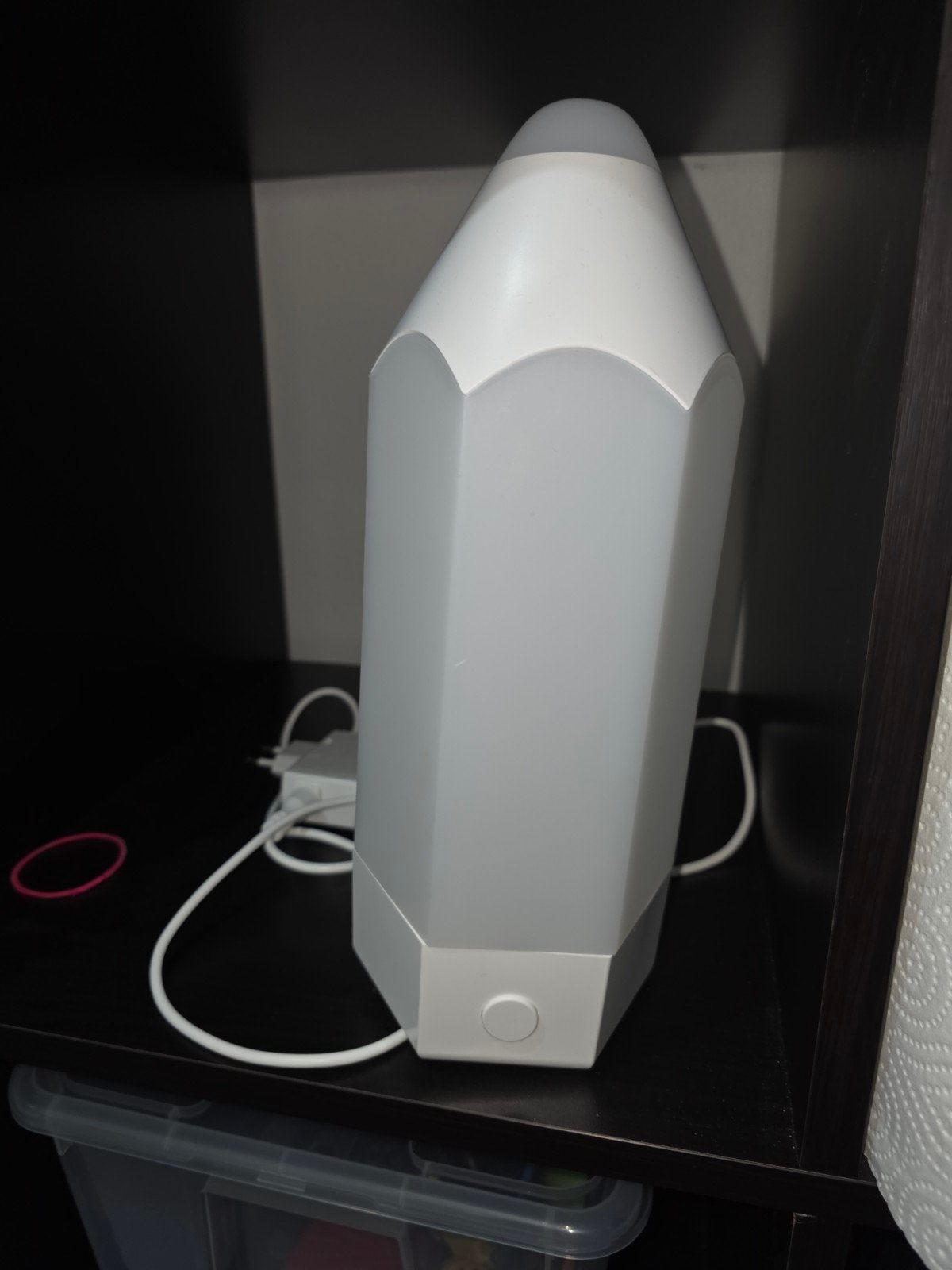IKEA Pelarboj LED-lamp in potloodvorm, Wit, Kunststof, Zo goed als nieuw, Modern