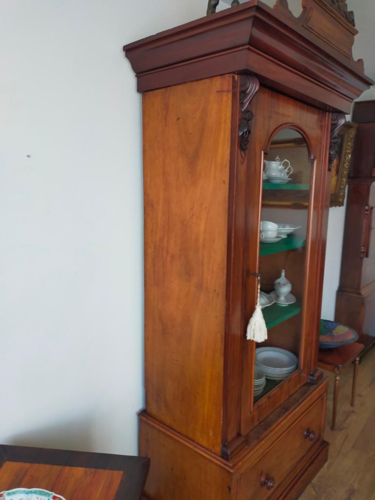 Antieke kast, Ophalen